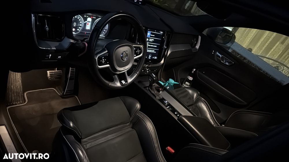 Volvo XC 60 D4 R-Design - 16