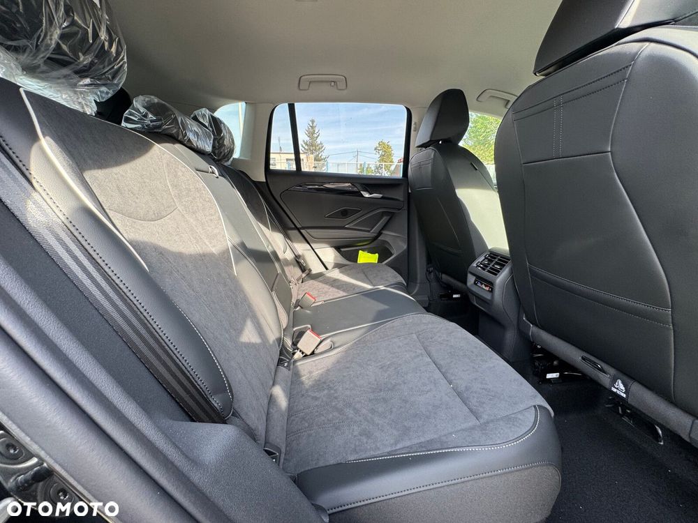 Volkswagen Tiguan - 13