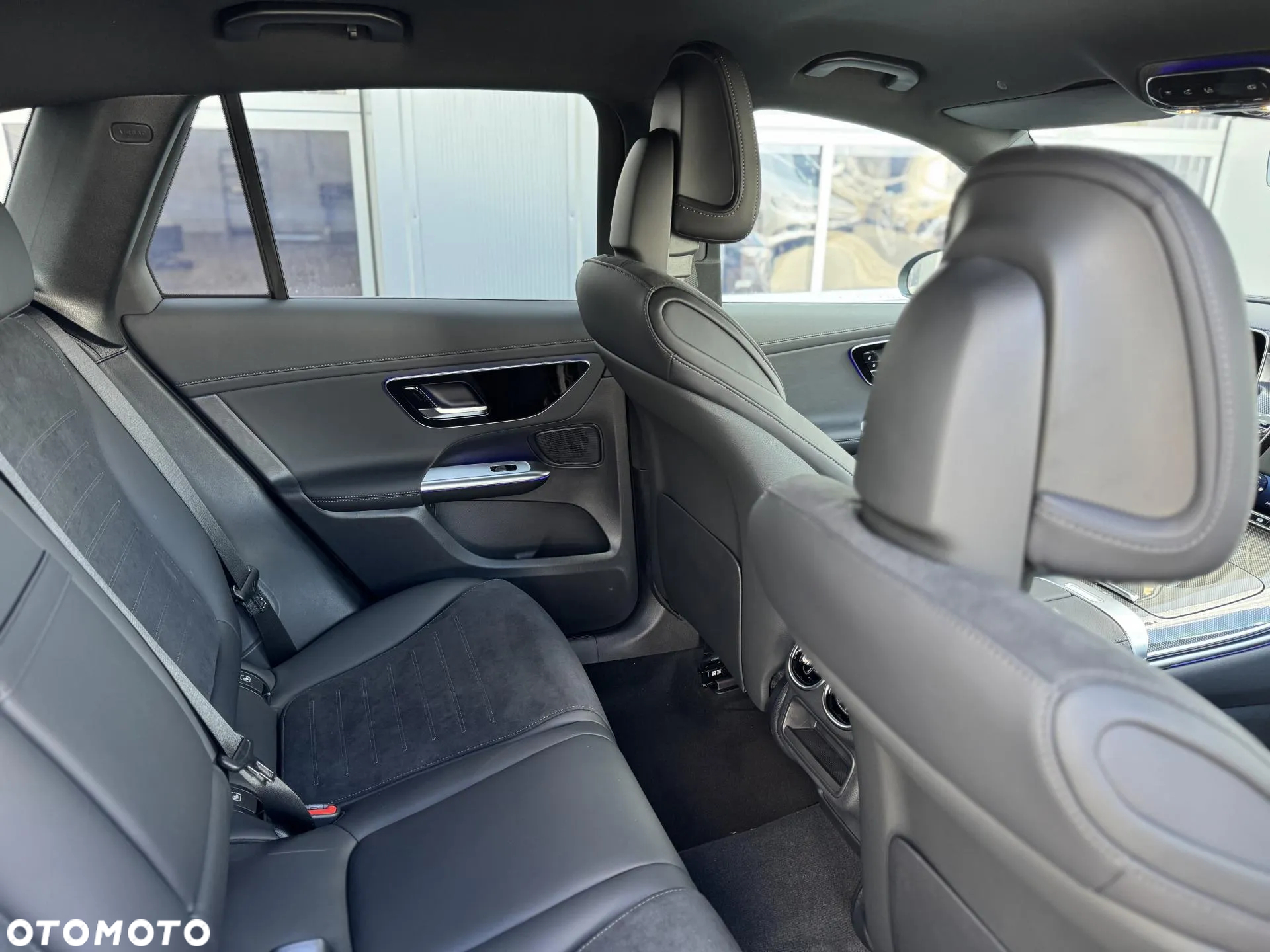Mercedes-Benz GLC 300 e 4-Matic AMG Line - 18