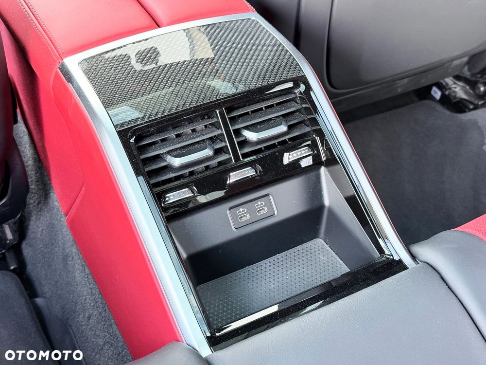 BMW Seria 8 - 34
