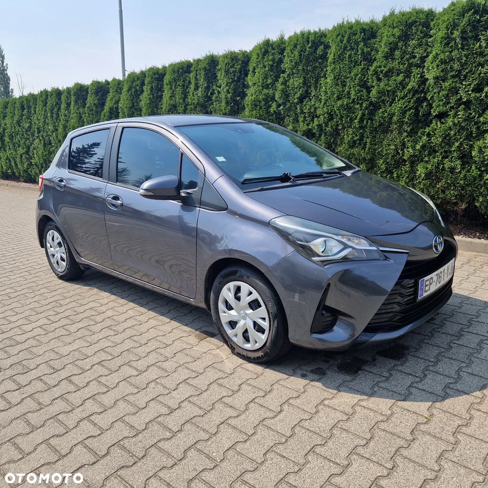 Toyota Yaris Hybrid 100 Sol - 2
