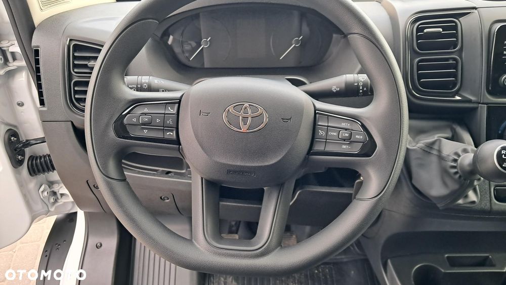 Toyota Proace Max - 10