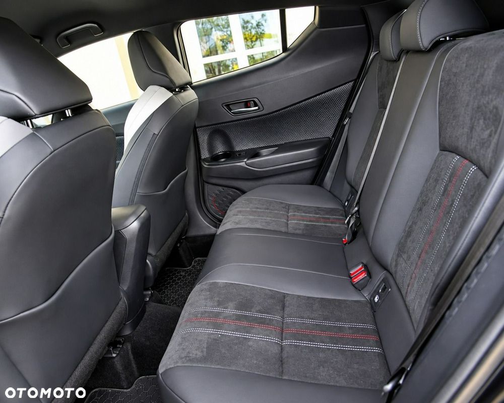 Toyota C-HR - 21
