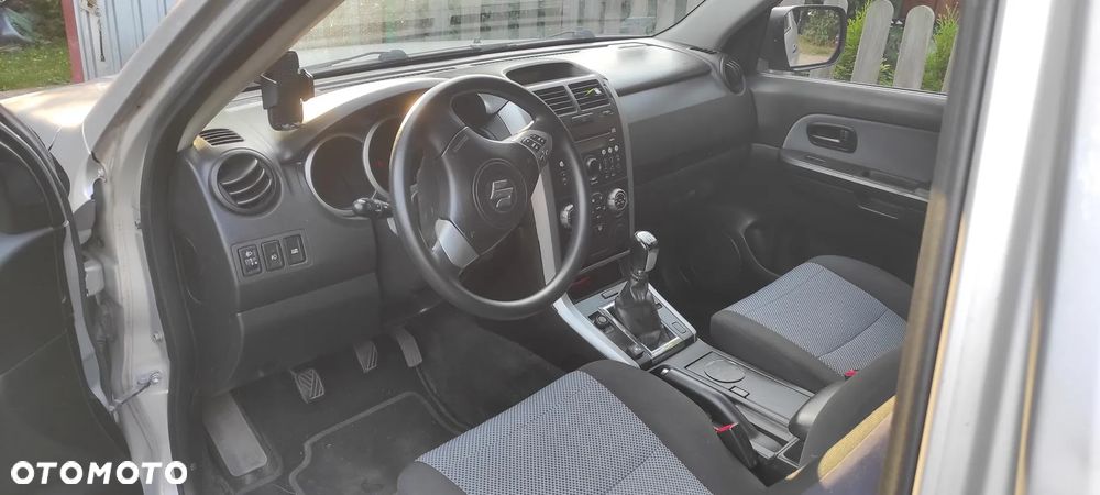 Suzuki Grand Vitara 1.6 - 8