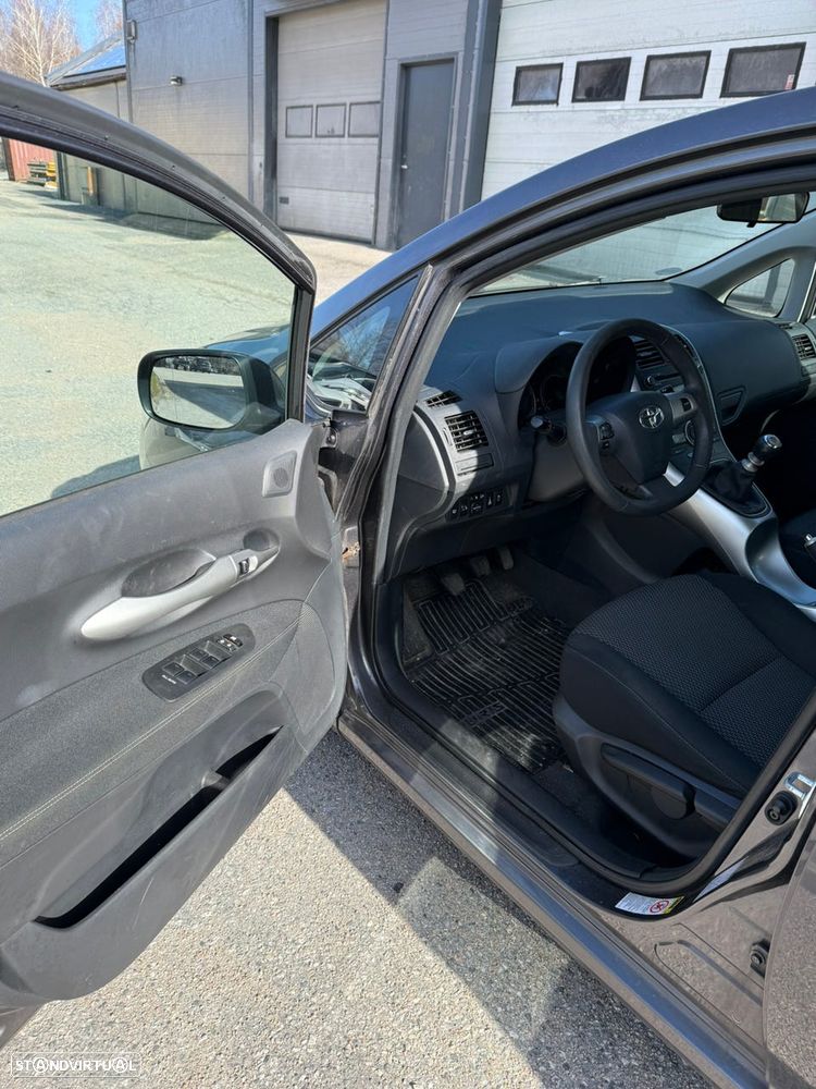 Toyota Auris 1.4 D-4D - 4