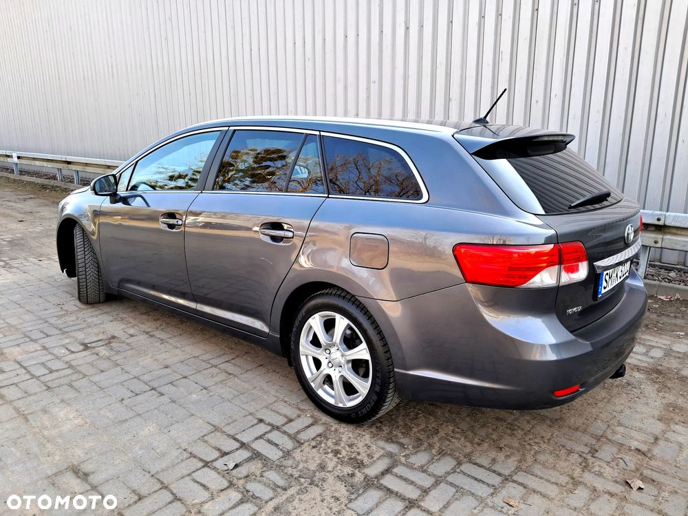 Toyota Avensis 2.0 D-4D Executive - 6
