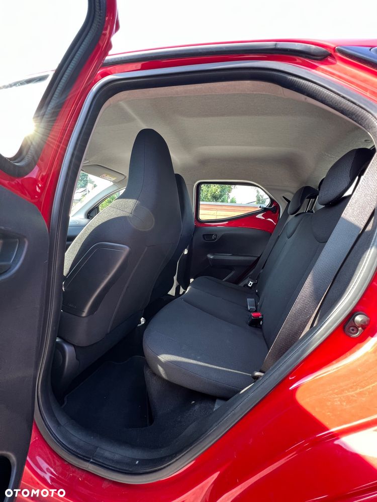 Toyota Aygo x - 17