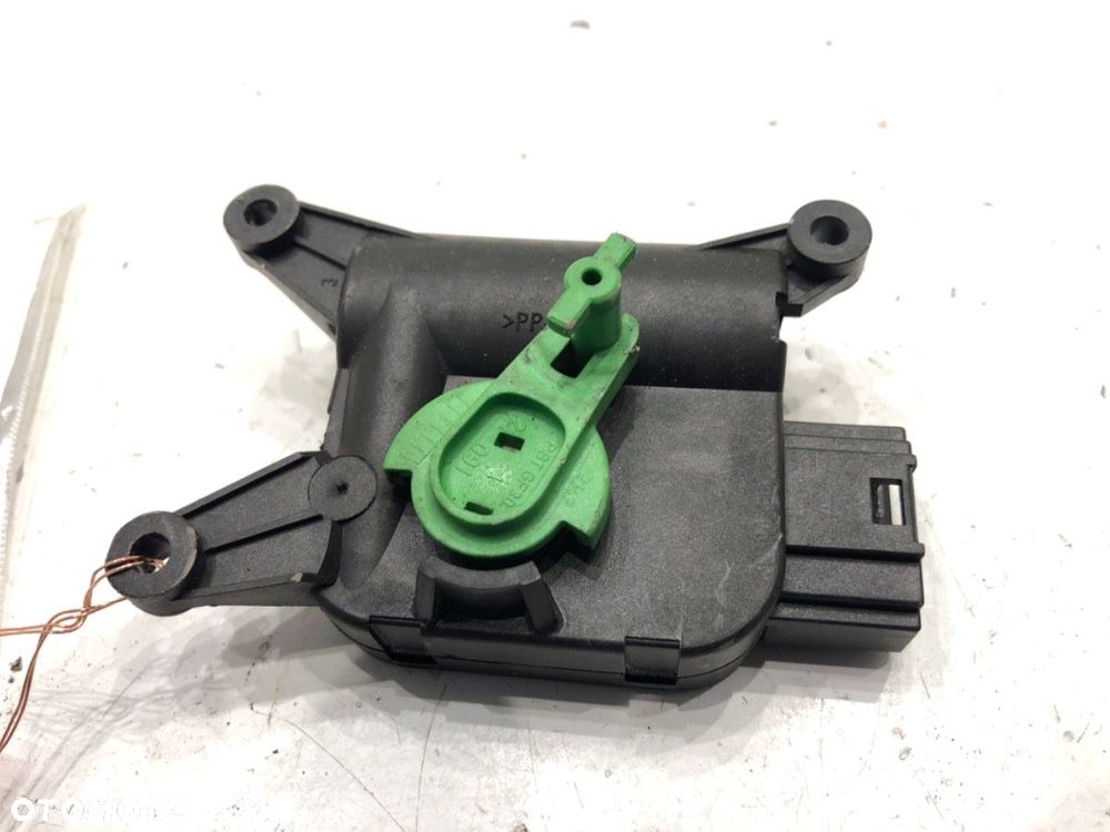 SILNIK NAGRZEWNICY - 45.00 PLN - AUDI A4 B7 Avant (8ED) 2004 - 2008 2.0 TDI 103 kW [140 KM] olej - 2