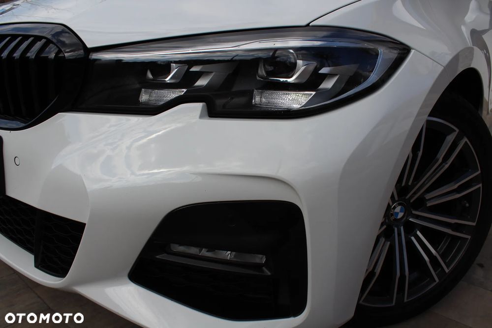 BMW Seria 3 320i M Sport - 13