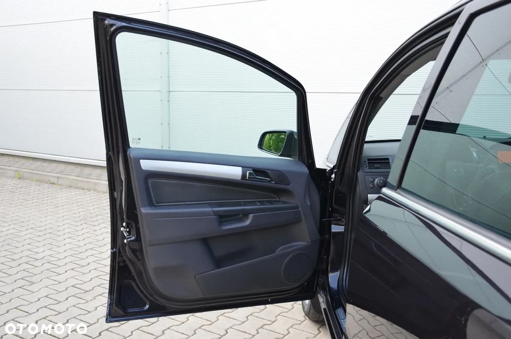 Opel Zafira 1.8 Cosmo - 16