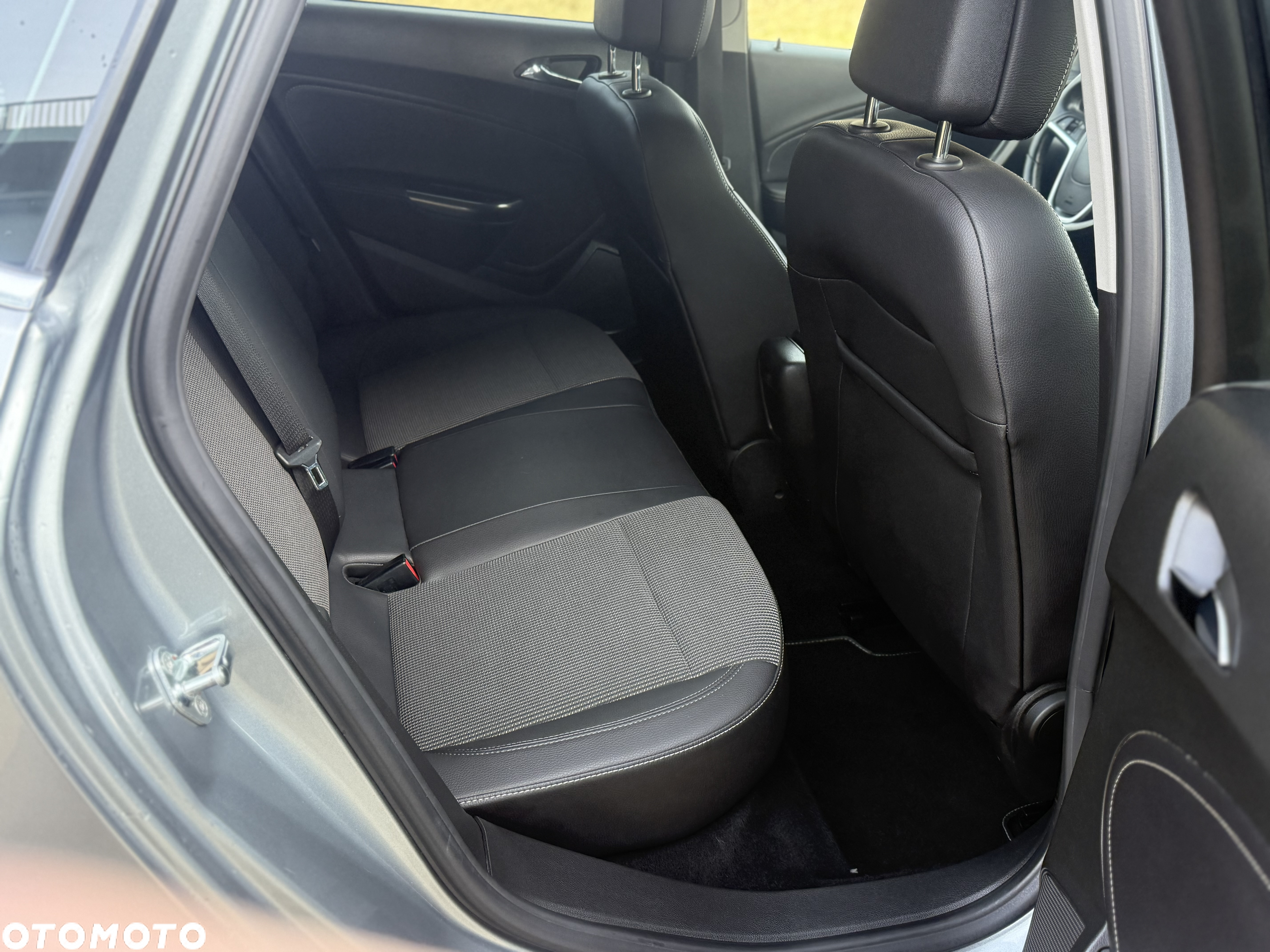 Opel Astra 1.4 Turbo Cosmo - 8