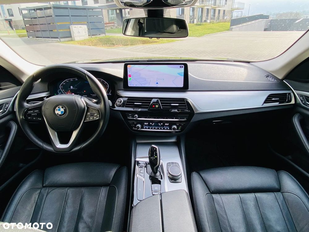 BMW Seria 5 530i xDrive - 18