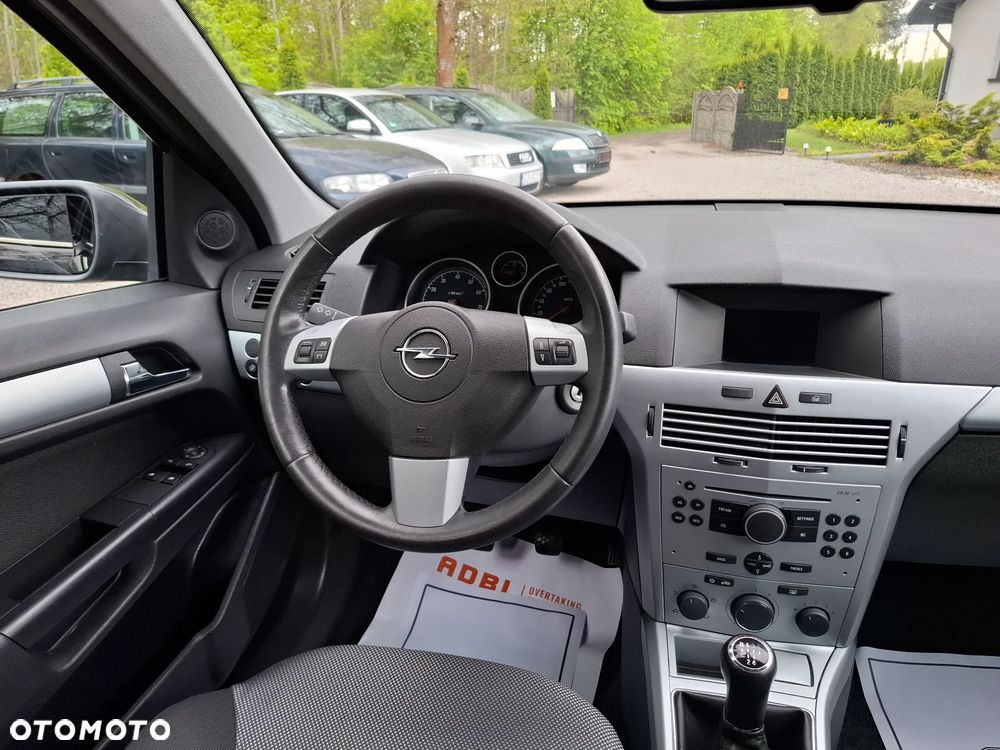 Opel Astra 1.4 NJoy - 22