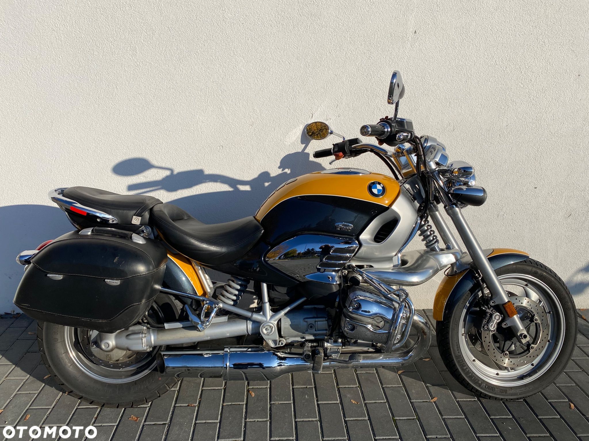 BMW R - 1