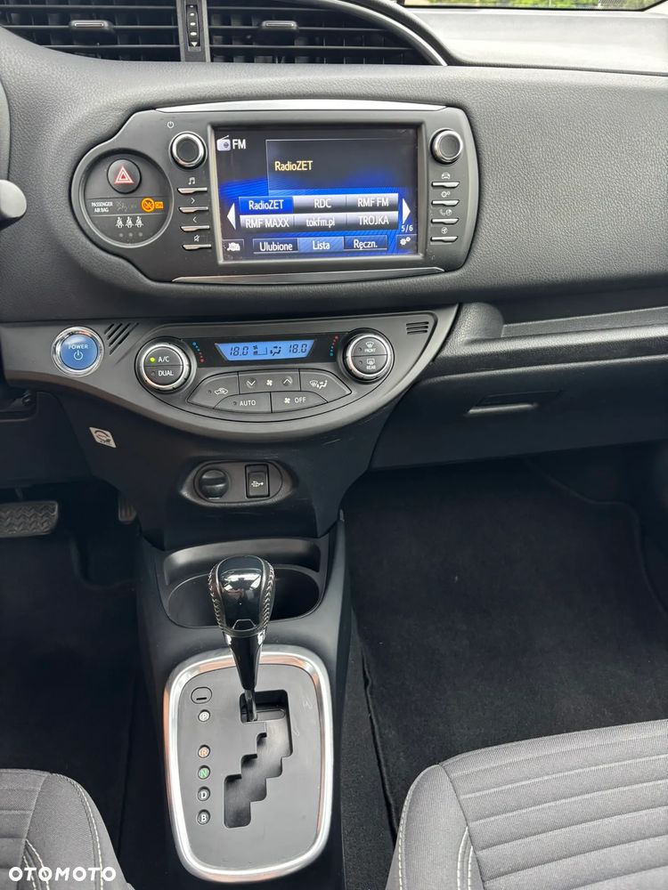 Toyota Yaris Hybrid 100 Active EU6 - 22