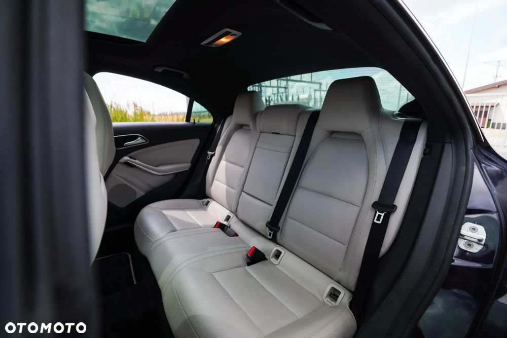Mercedes-Benz CLA 250 4-Matic Sport - 16