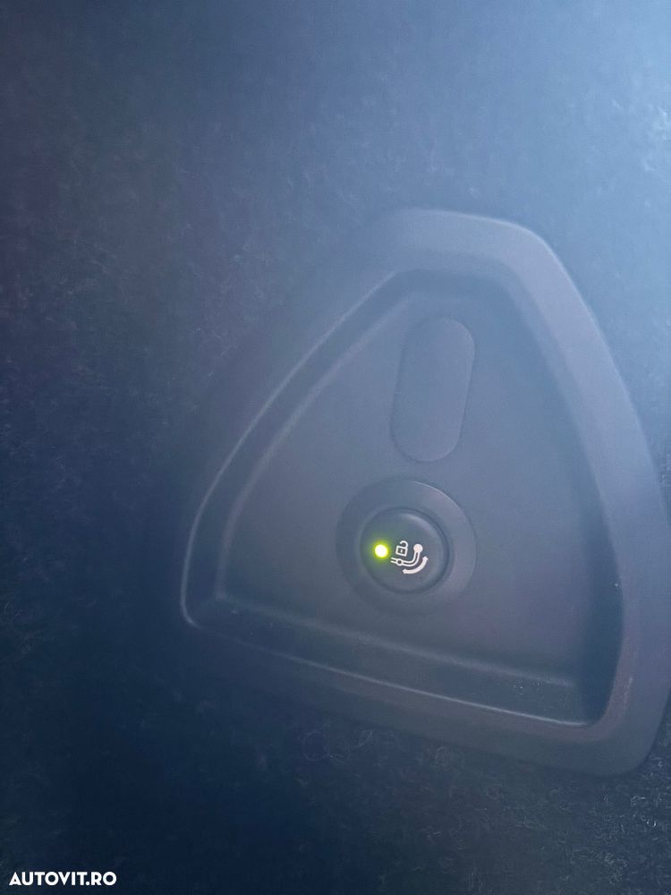 BMW Seria 5 520d xDrive AT - 17