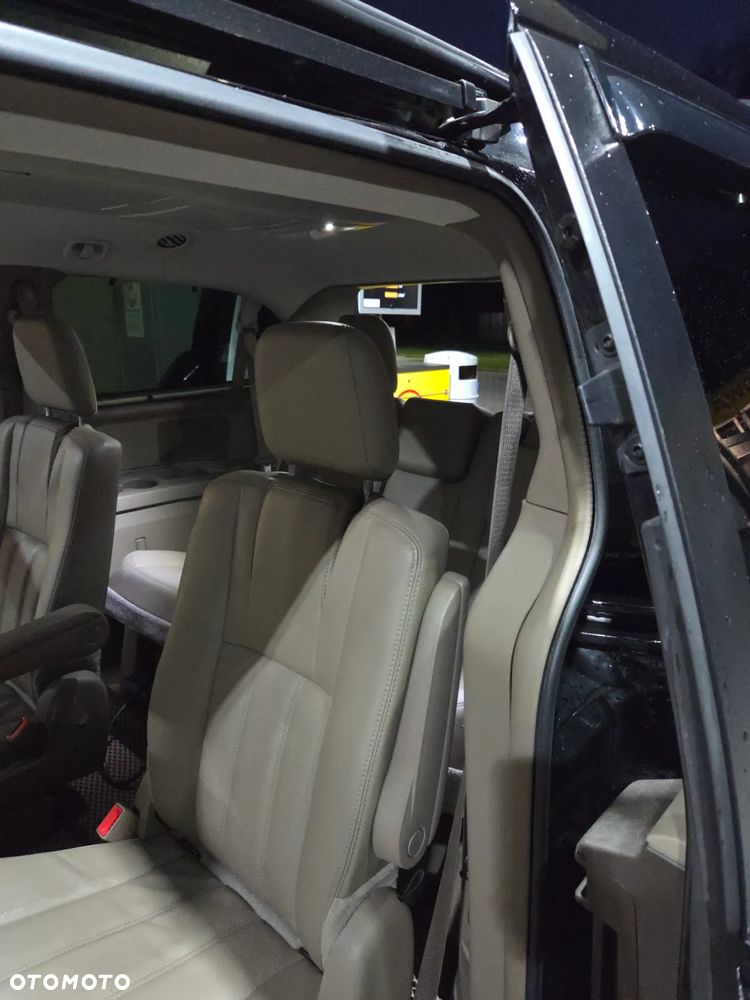 Chrysler Town & Country 3.6 Touring - 23