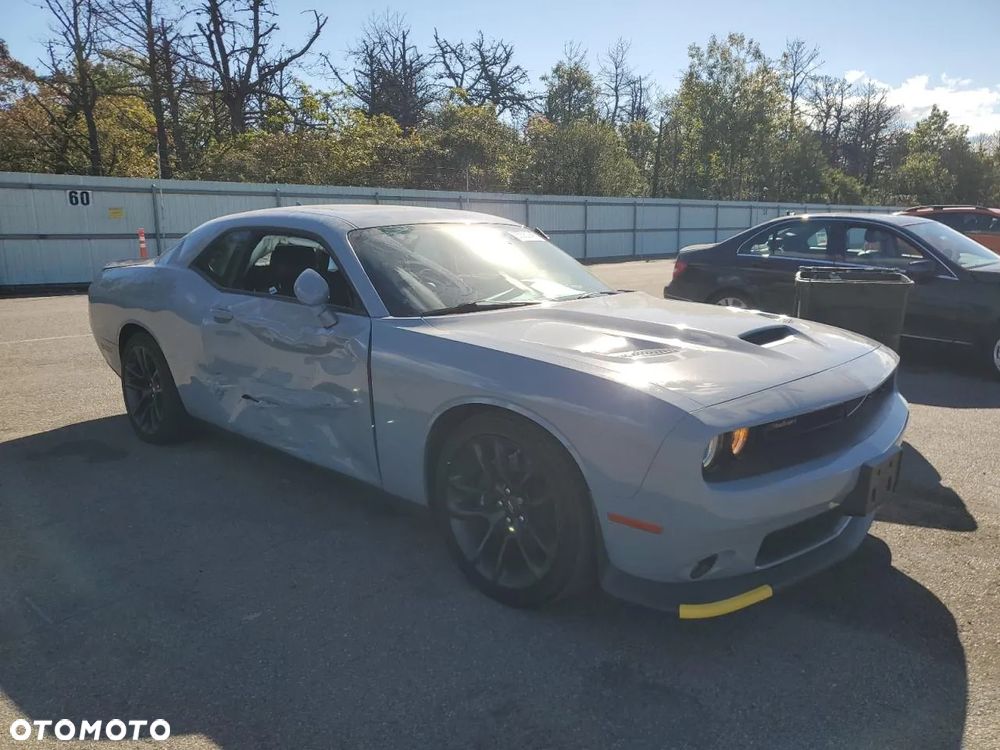 Dodge Challenger - 4