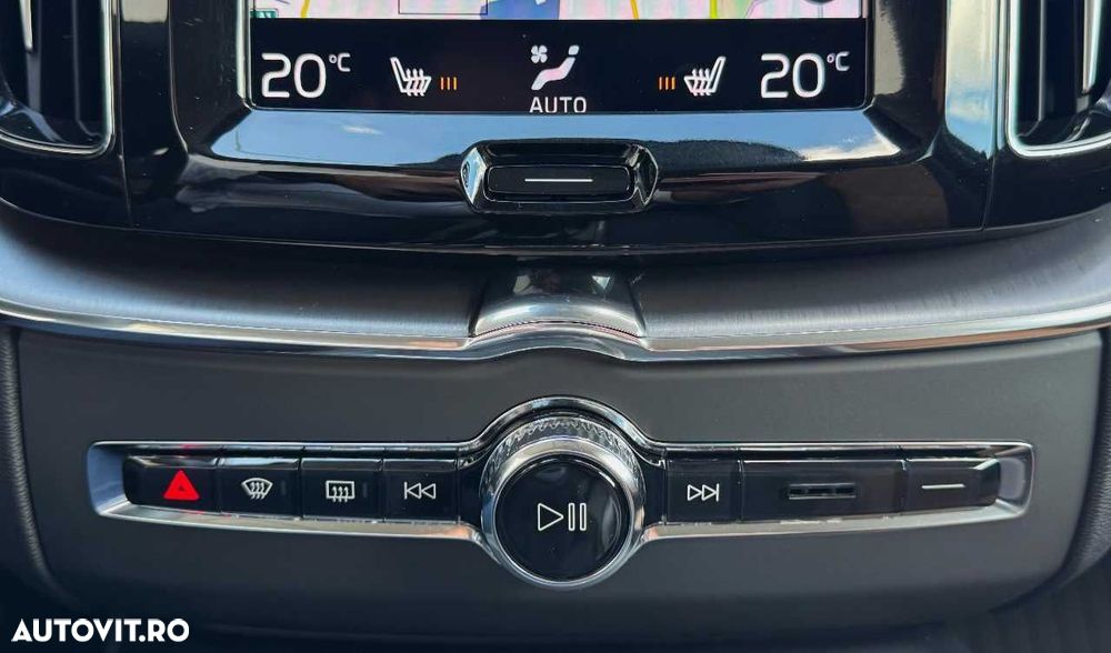 Volvo XC 60 D4 Momentum Pro - 24