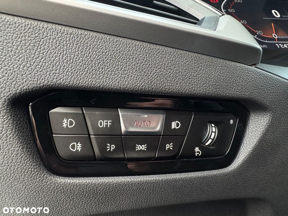 BMW Seria 3 320i GPF Sport Line Sport - 27