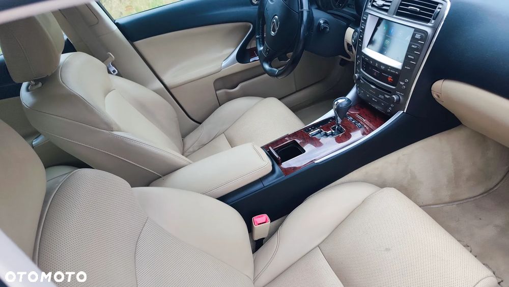 Lexus IS 250 Prestige - 22