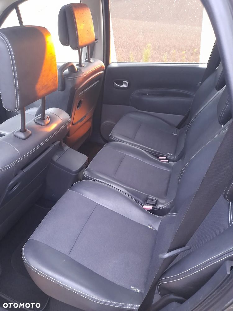 Renault Scenic 2.0 16V Emotion Plus - 11