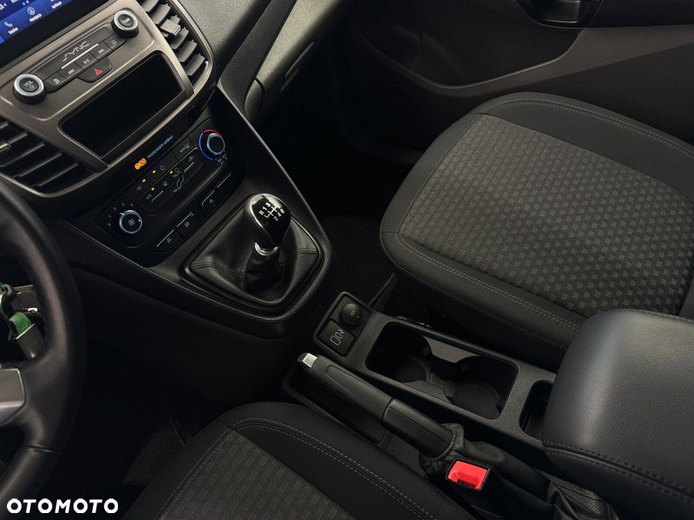 Ford Transit Connect - 25