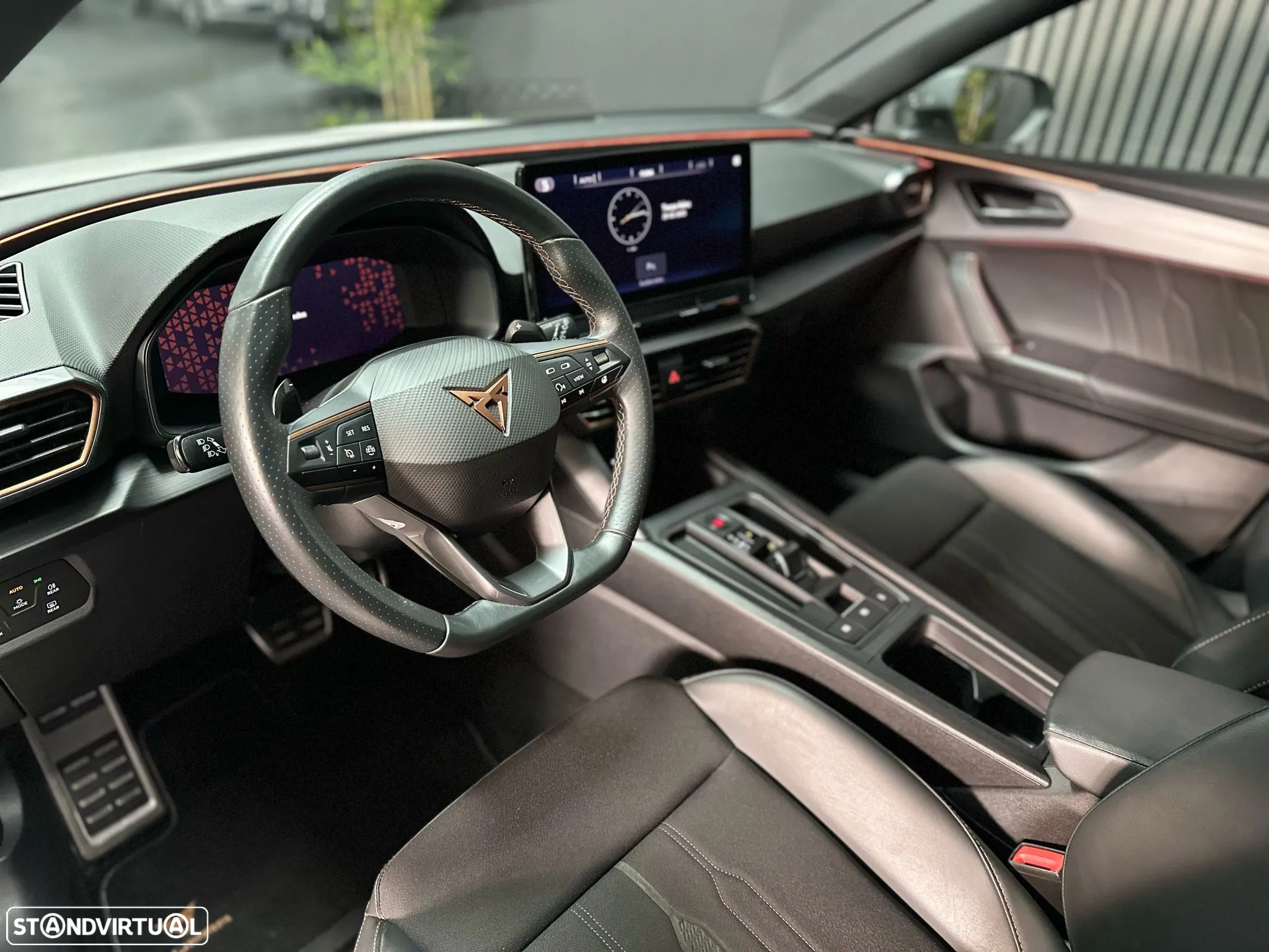 Cupra Leon 1.4 e-Hybrid MID DSG - 8