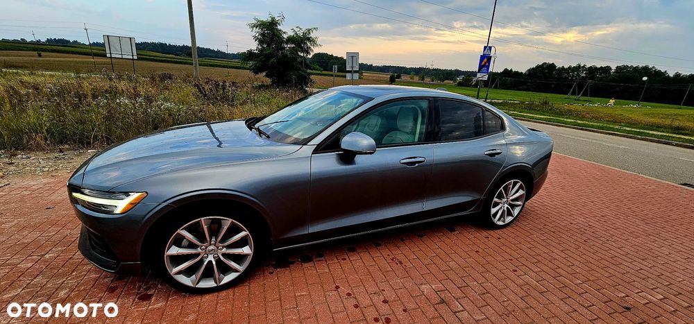 Volvo S60 T5 Momentum Pro - 1