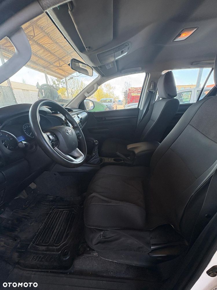 Toyota Hilux - 4