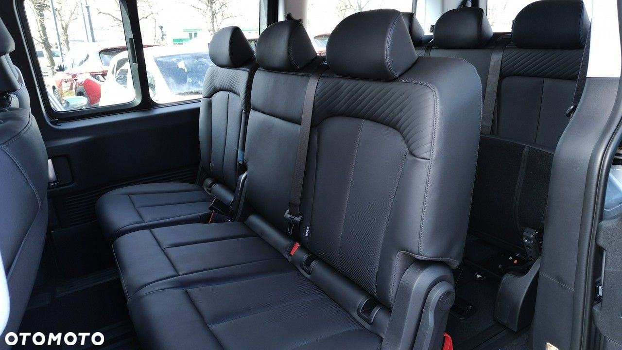 Hyundai Staria - 25