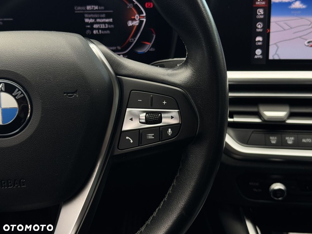 BMW Seria 3 318i - 25