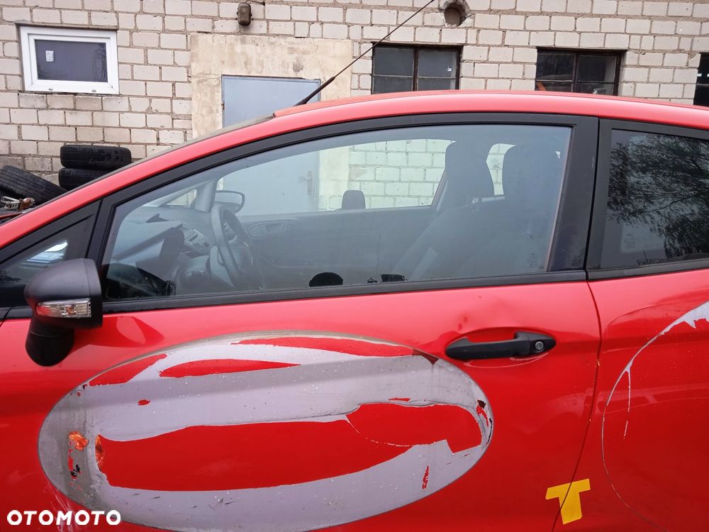 Szyba czołowa tylna karoseryjna Ford Fiesta Mk7 - 1