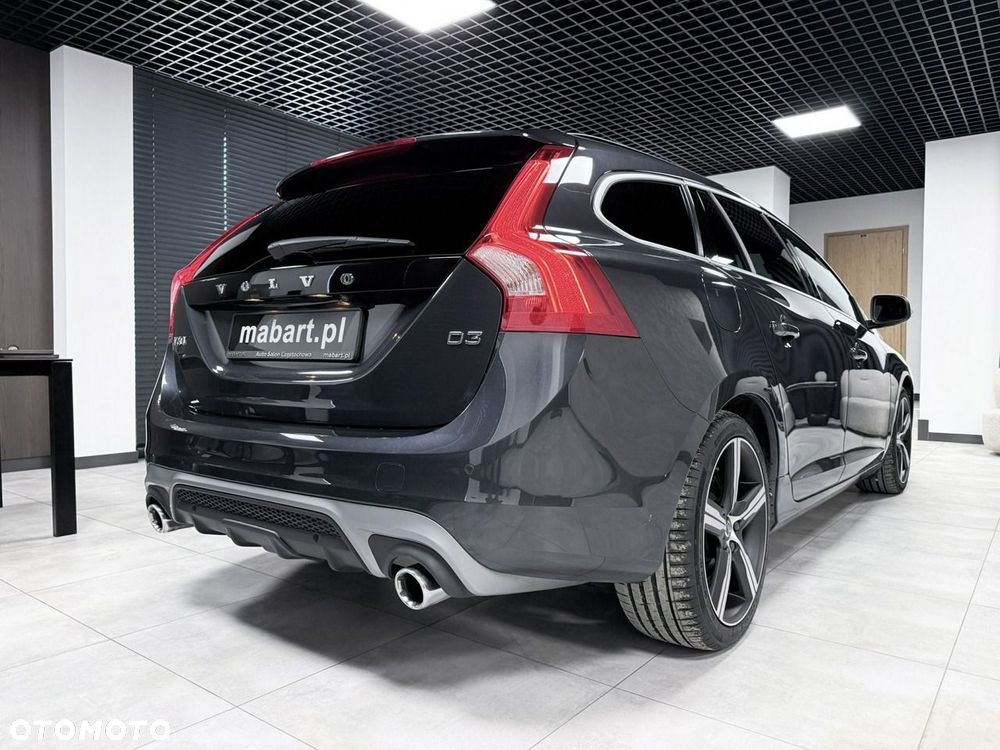 Volvo V60 D3 R-Design - 12