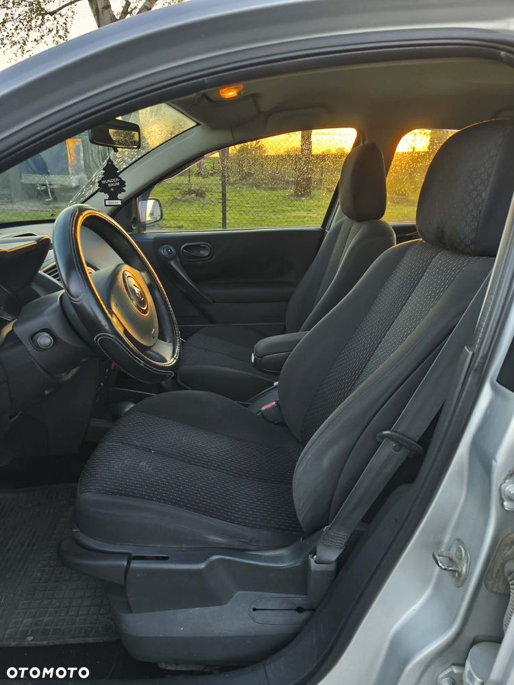 Renault Megane 1.6 16V Confort Authentique - 9