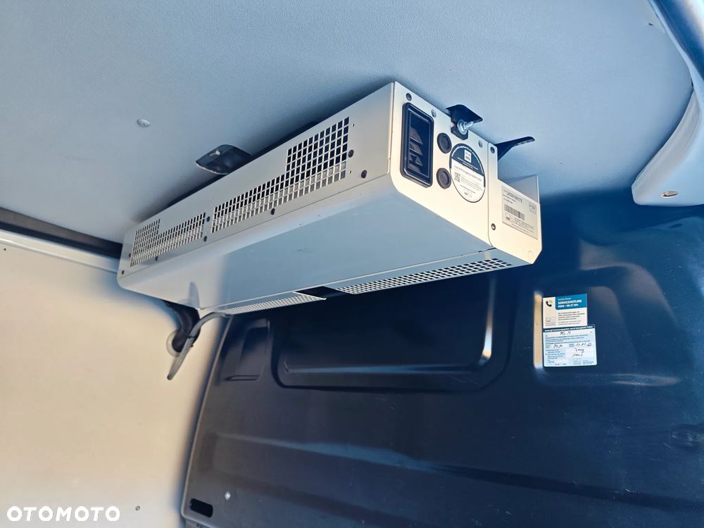 Opel VIVARO Long - 18