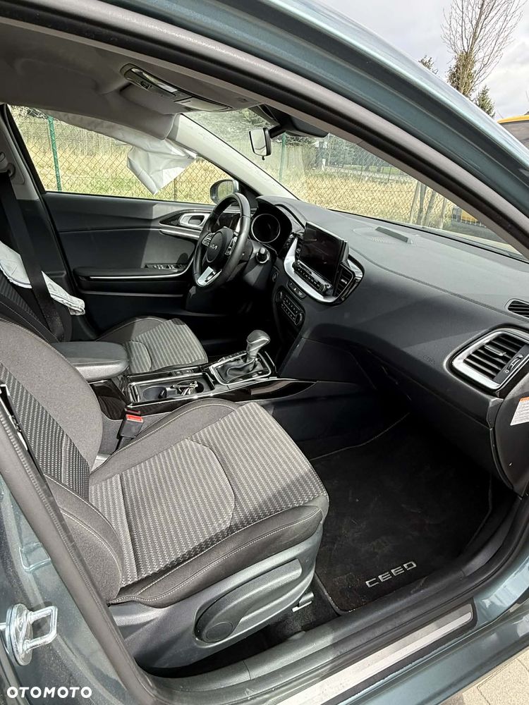 Kia Ceed - 13