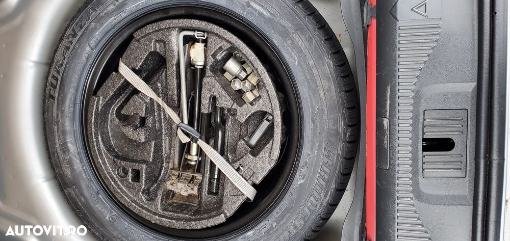 Skoda Octavia 2.0 FSI Laurin & Klement - 17