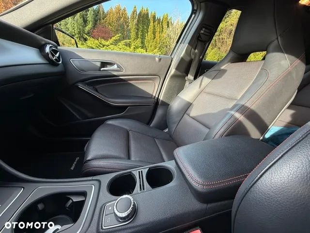 Mercedes-Benz GLA 220 4Matic 7G-DCT AMG Line - 5