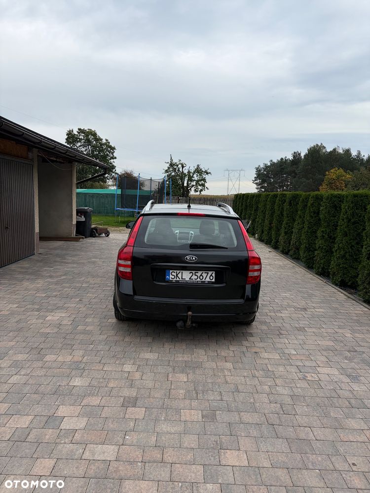 Kia Ceed - 4