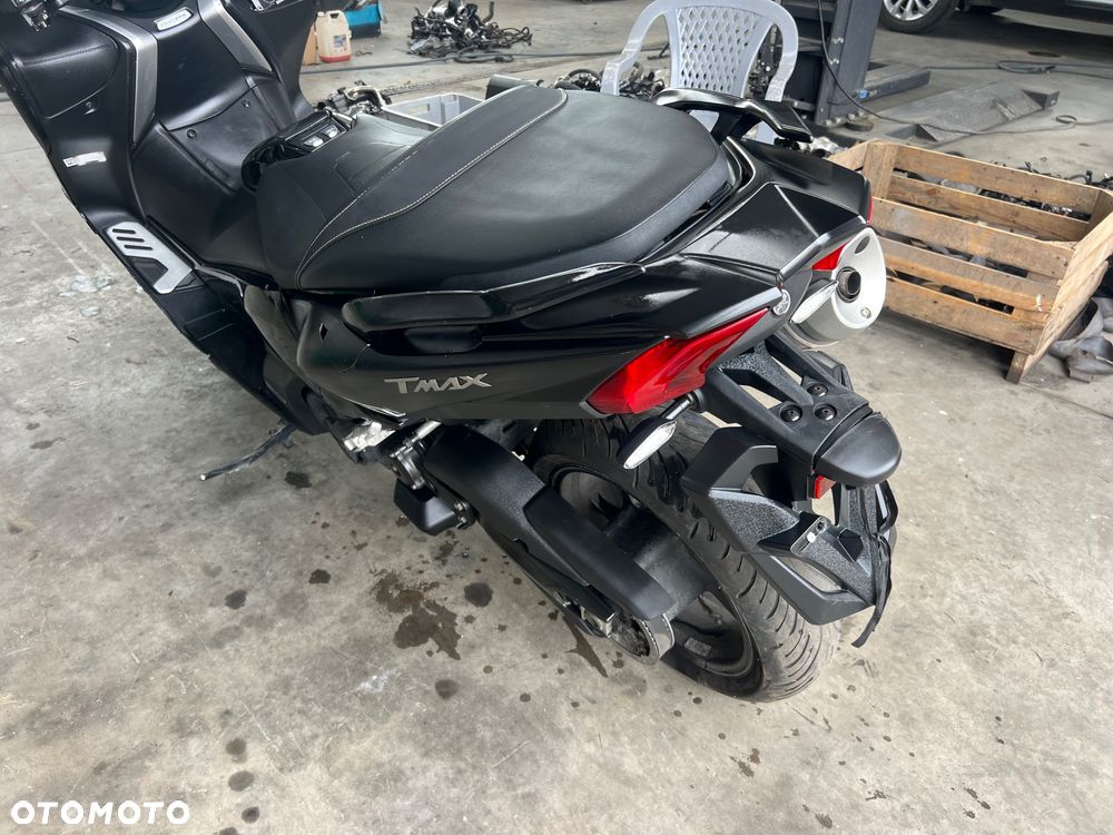 Yamaha Tmax - 15