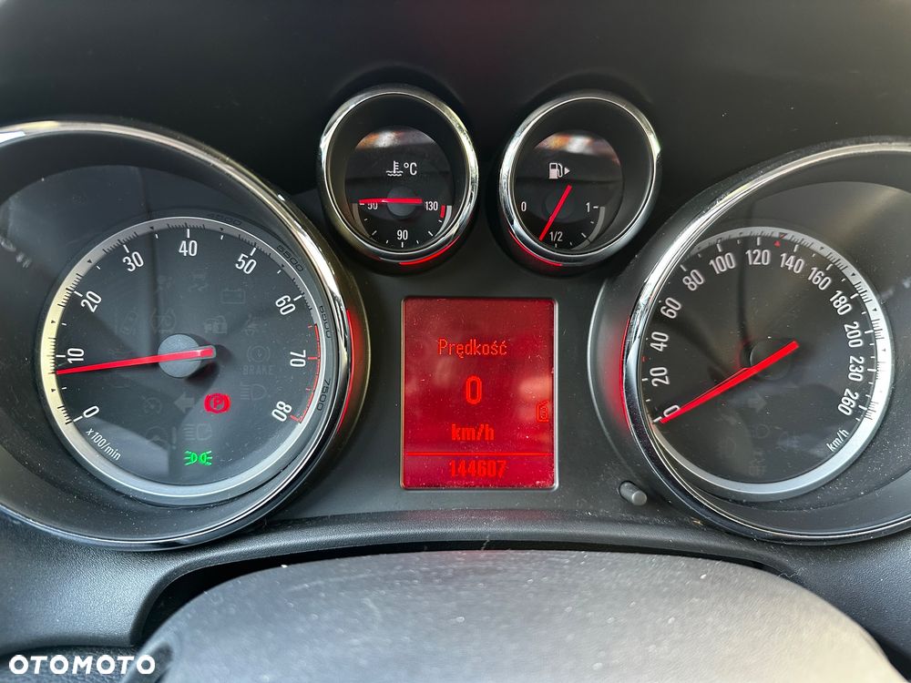 Opel Astra 1.4 T Cosmo - 14