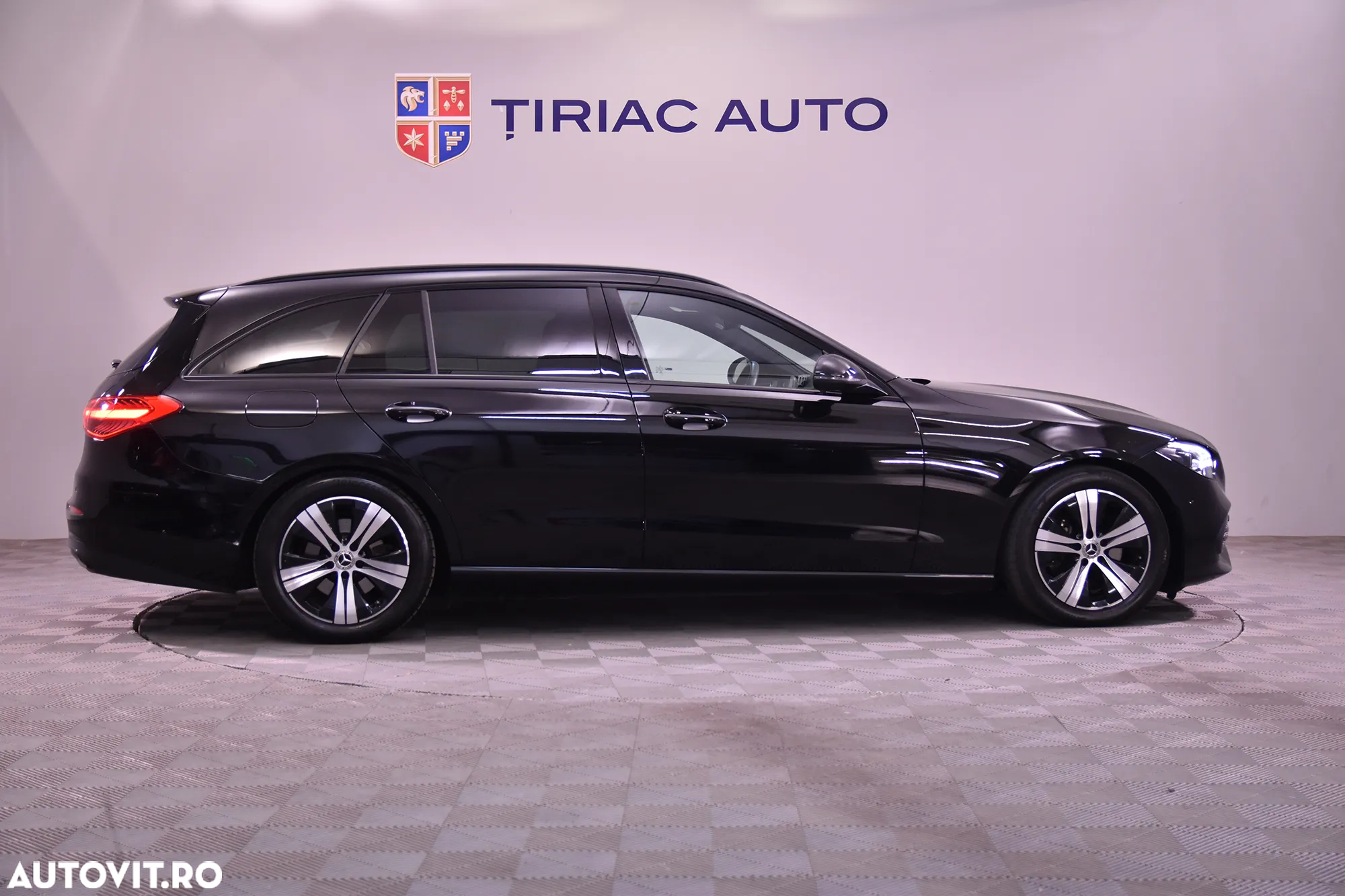 Mercedes-Benz C 220 d 4Matic T 9G-TRONIC - 6