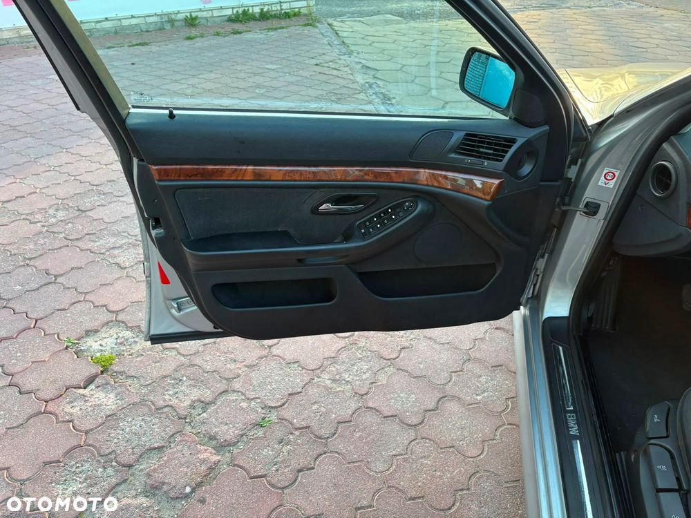 BMW Seria 5 - 11