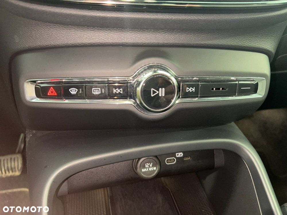 Volvo XC 40 B3 Core - 22