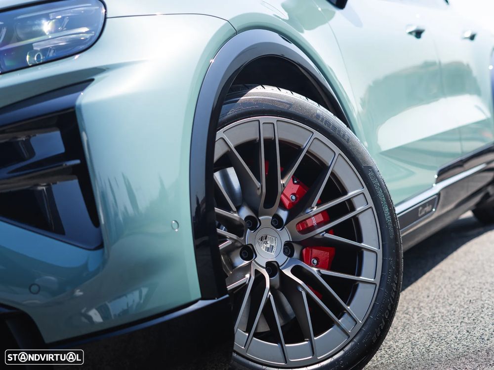 Porsche Cayenne Electric Turbo - 34