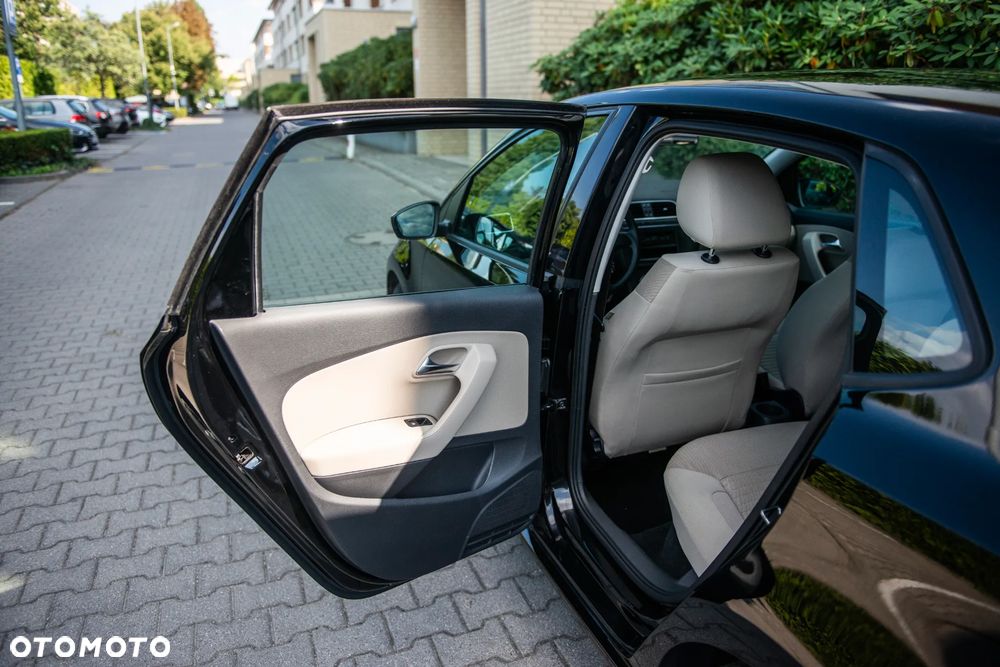 Volkswagen Polo 1.4 16V Comfortline - 21