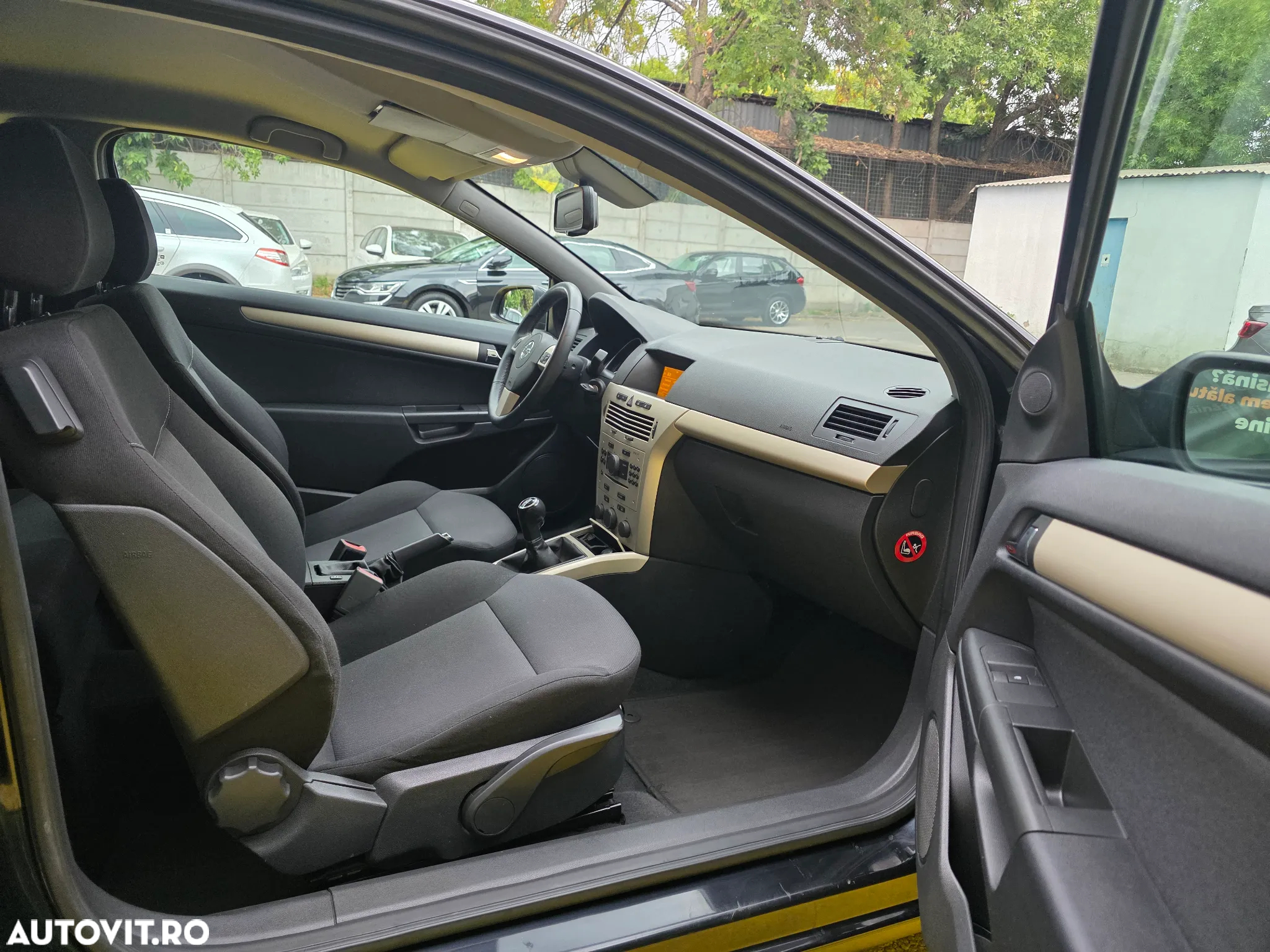 Opel Astra GTC 1.4 Cosmo - 10