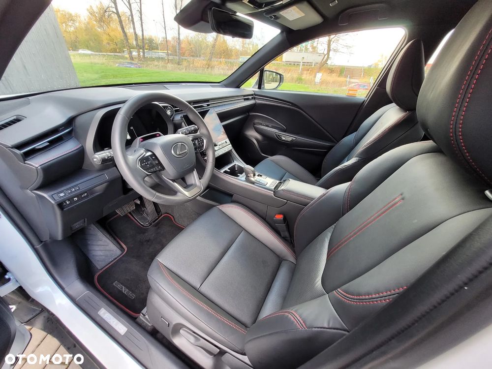 Lexus LBX 1.5 Hybrid Emotion - 3